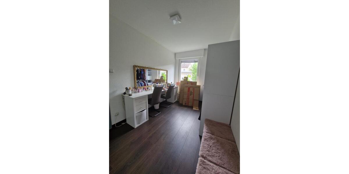 **Tolle 4-Zimmerwohnung im Zentrum** - Beschreibung lesen! zimmer