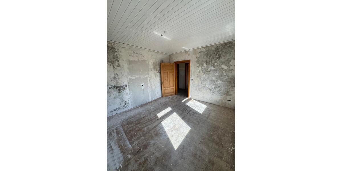 Etagenwohnung Menden (Sauerland) Berkenhofskamp - 6 Zimmer, 167 m&sup2;, 220.000&euro; | Angebot:26610251