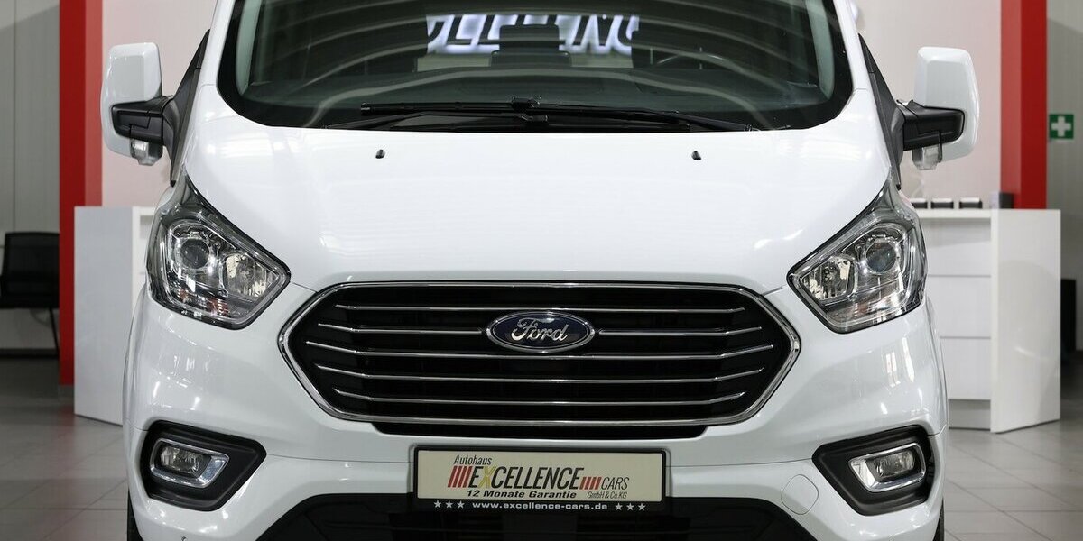 Ford Tourneo Custom 2.0 TDCI 320 L1 / 8-SITZER / NAVI 167.000 km 25.555 &euro; Hamm 59077