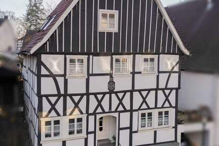 Haus Arnsberg Neheim-Hüsten - 8 Zimmer, 197 m&sup2;, 200.000&euro; | Angebot:25360883