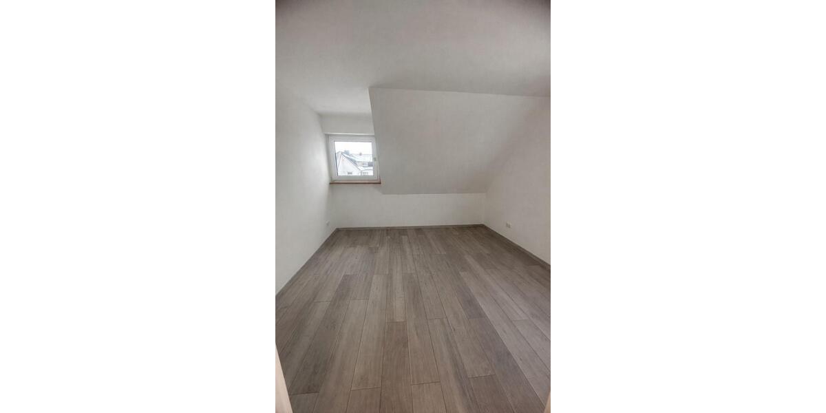 Etagenwohnung Menden (Sauerland) - 5 Zimmer, 105 m&sup2;, 1.600&euro; | Angebot:24840518