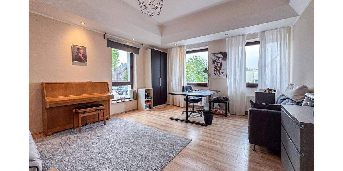 **Erdgeschosswohnung der Extraklasse mit Garten** 4 zimmer