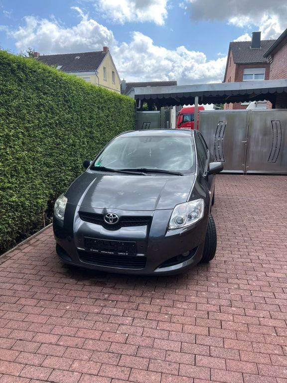 Toyota Auris 239.000 km 1.999 € Beckum 59269