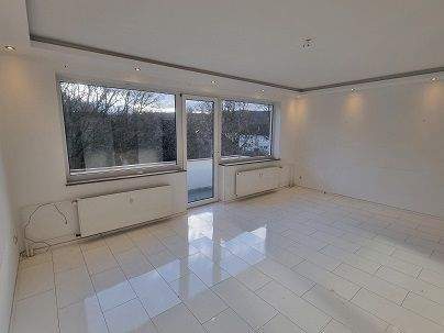 Menden Lendringsen – Renovierte Wohnung im 1.OG eines 5 FMH mit Südbalkon 3 zimmer