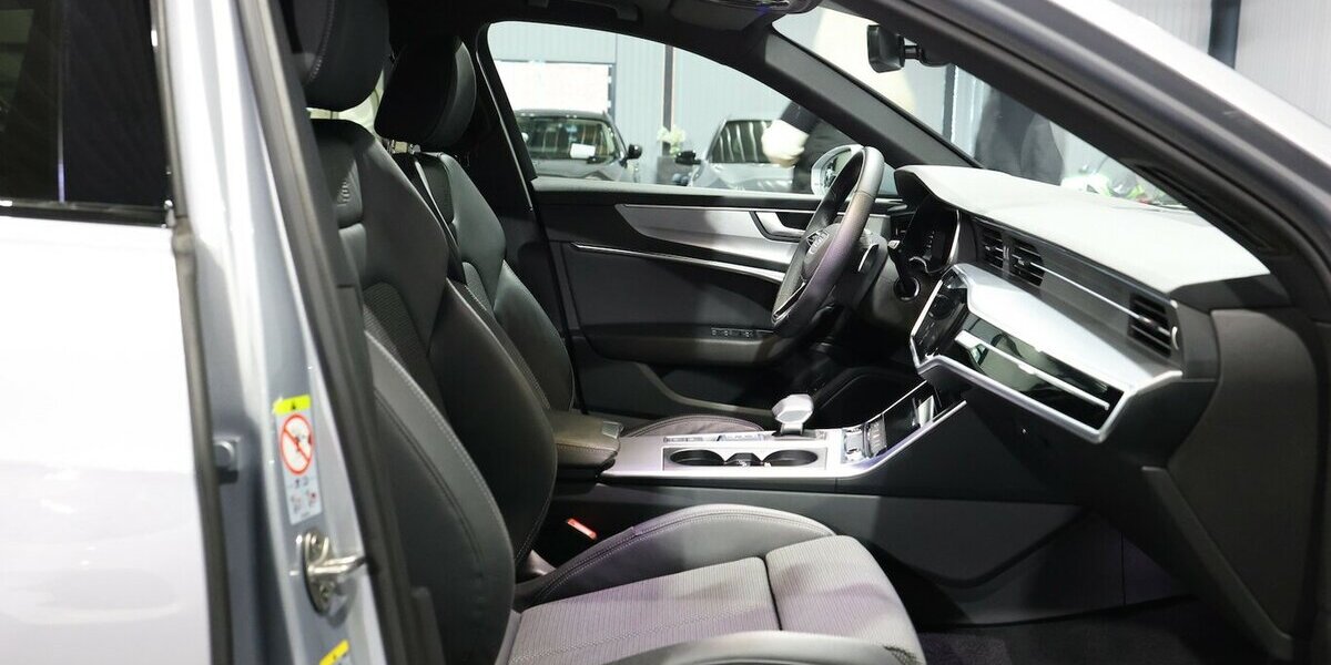 Audi A6 Avant 40 TDI S-LINE BLACK / PANORAMA, LED, VC 30.000 km 43.996 &euro; Hamm 59077