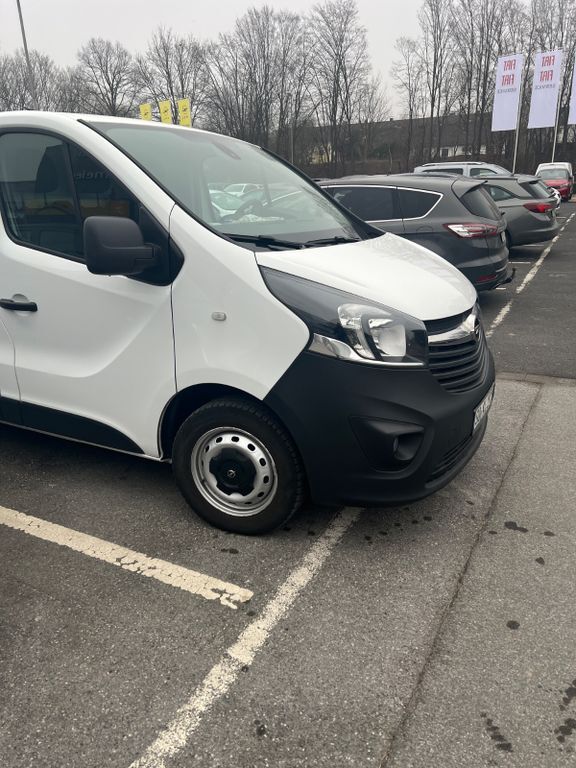 Opel Vivaro 113.000 km 13.100 € Soest 59494