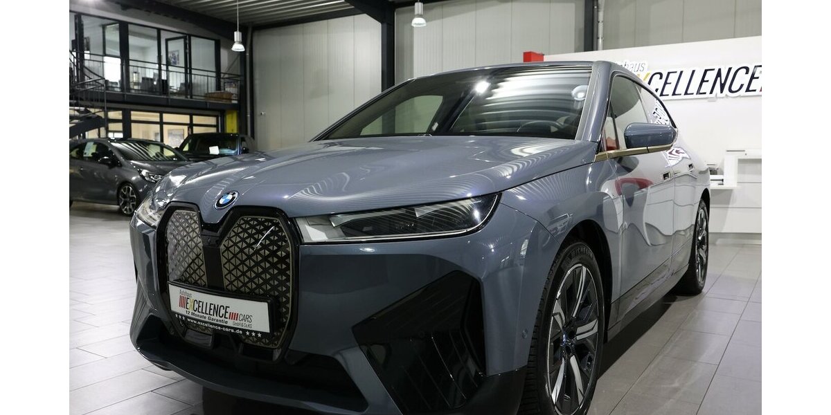 BMW iX 40 xDrive SPORT TITAN GLAS STORM EINZELSTÜCK 79.000 km 41.111 &euro; Hamm 59077