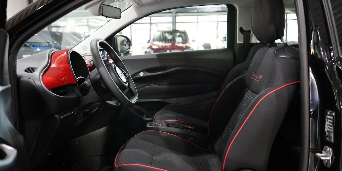 Fiat 500e RED BLACK / 98,8% / VIRTUAL / APPLE+KAMERA 9.000 km 19.700 &euro; Hamm 59077