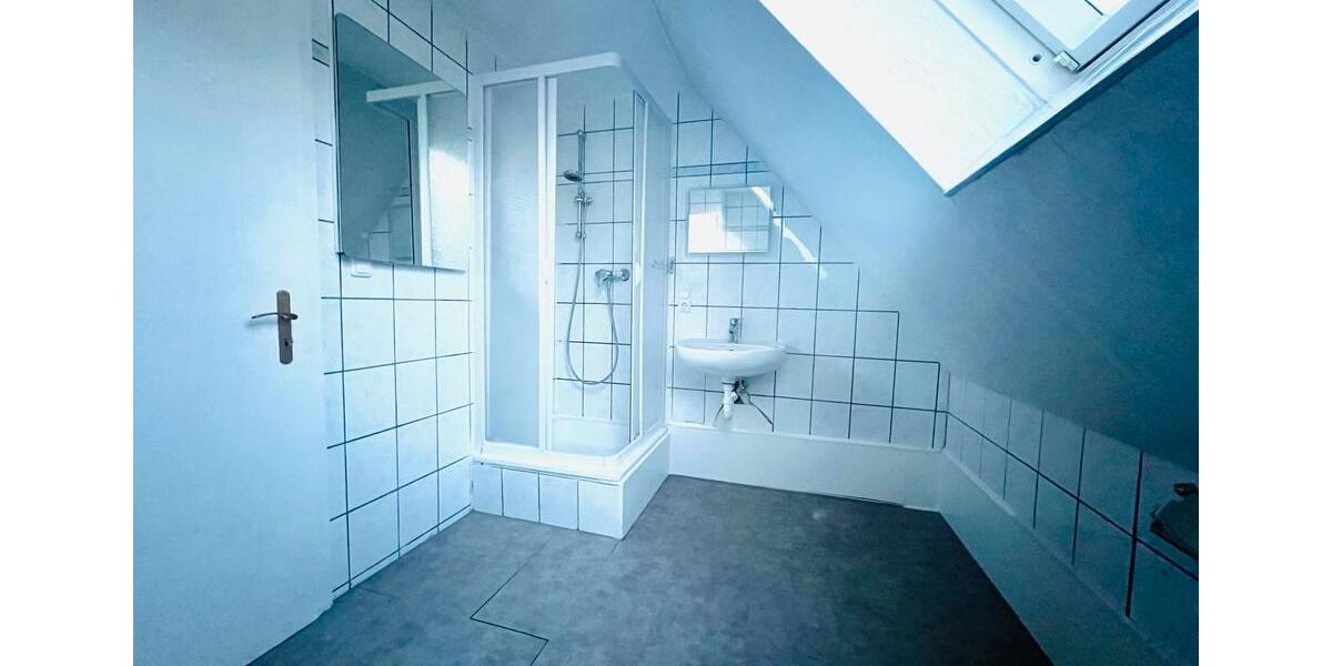 Dachgeschoßwohnung Menden (Sauerland) - 4 Zimmer, 80 m&sup2;, 179.000&euro; | Angebot:24750548