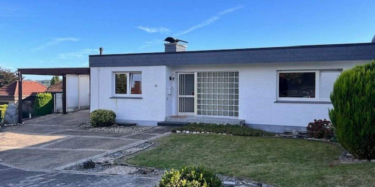 VERKAUFT: Individuell nutzbarer Bungalow mit herrlichem Weitblick & viel Potential in Niederense! 7 zimmer