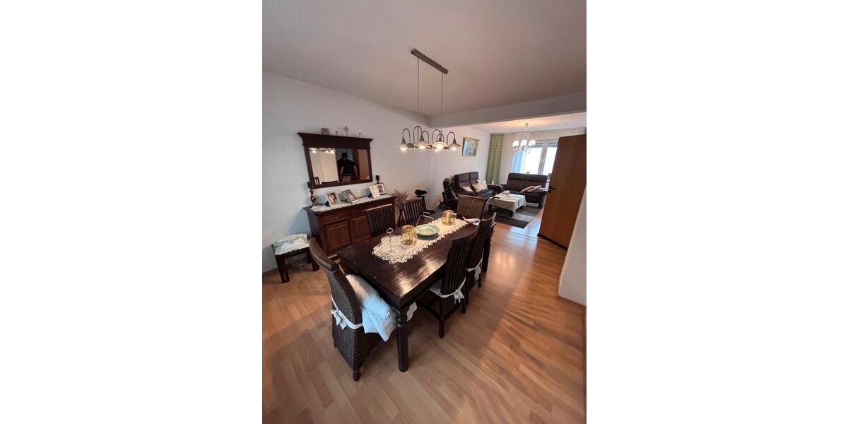 Haus zu vermieten in Ahlen | 3 Etagen 8 zimmer