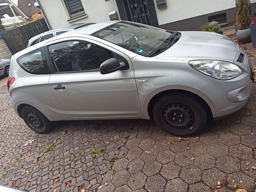 i20