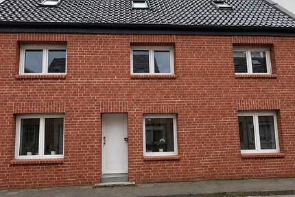 Haus Ahlen - 16 Zimmer, 200 m&sup2;, 390.000&euro; | Angebot:27128287