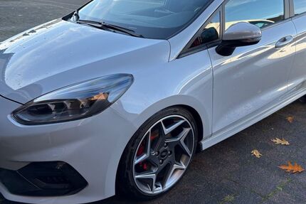 Ford Fiesta 65.000 km 19.950 € Bergkamen 59192