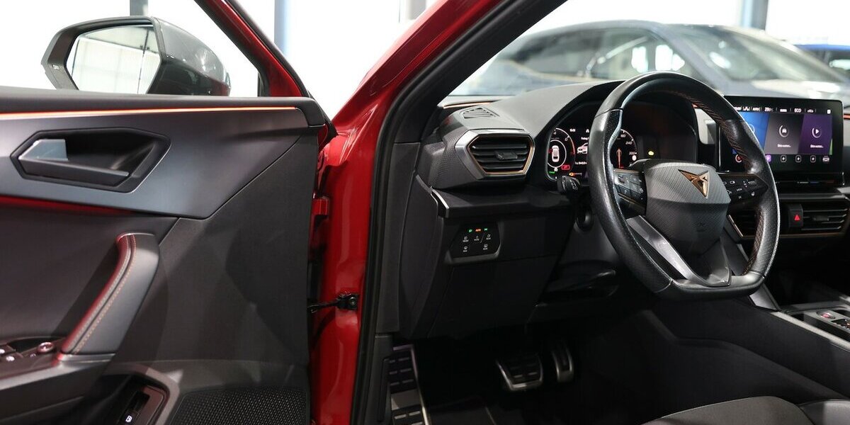 Cupra Leon ST TSI DSG VZ e-Hybrid LED+VC+NAVI+LEDER 35.000 km 23.777 &euro; Hamm 59077
