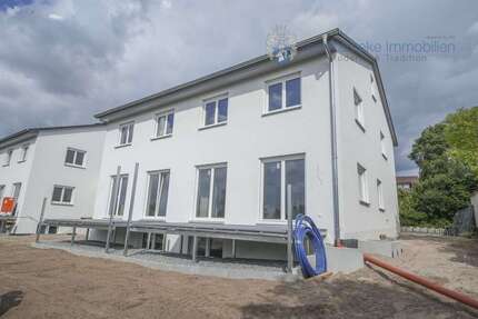 Haus zum Mieten in Hemhofen 1.950 € 162.4 m²
