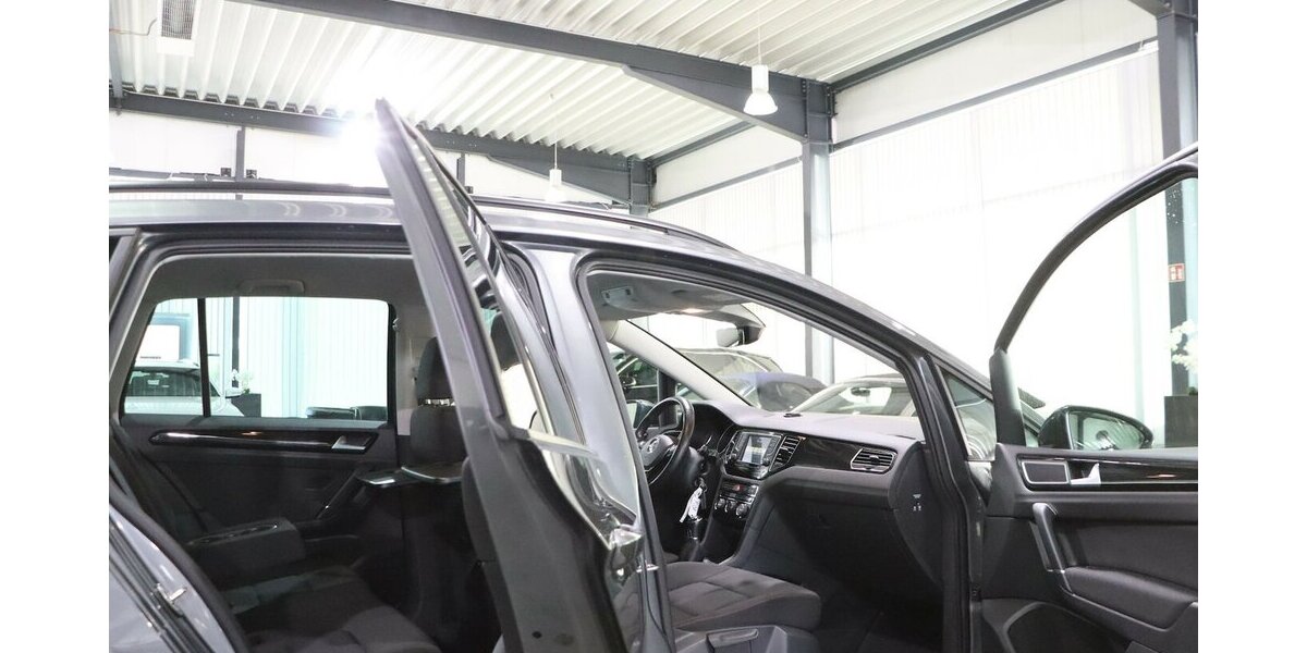 VW Golf Sportsvan 1.4 TSI SOUND R-LINE SPORT XENON 67.000 km 13.992 &euro; Hamm 59077