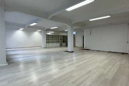 Büro in Krefeld 680 € 170 m²