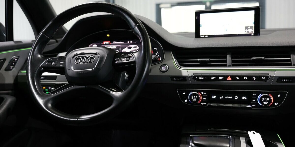 Audi Q7 3.0 TDI Q S-LINE / 7-SITZER / PANORAMA / LUFT 140.000 km 33.777 &euro; Hamm 59077