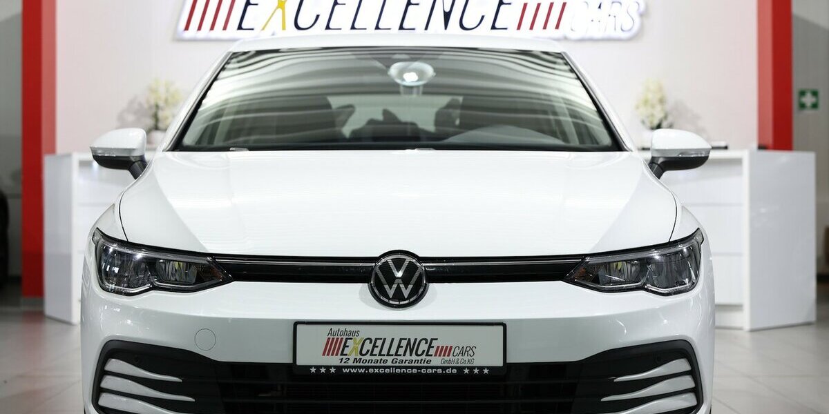 VW Golf VIII 2.0 TDI DSG LIFE IQ / NAVI+KAMERA, LED 53.000 km 22.222 &euro; Hamm 59077