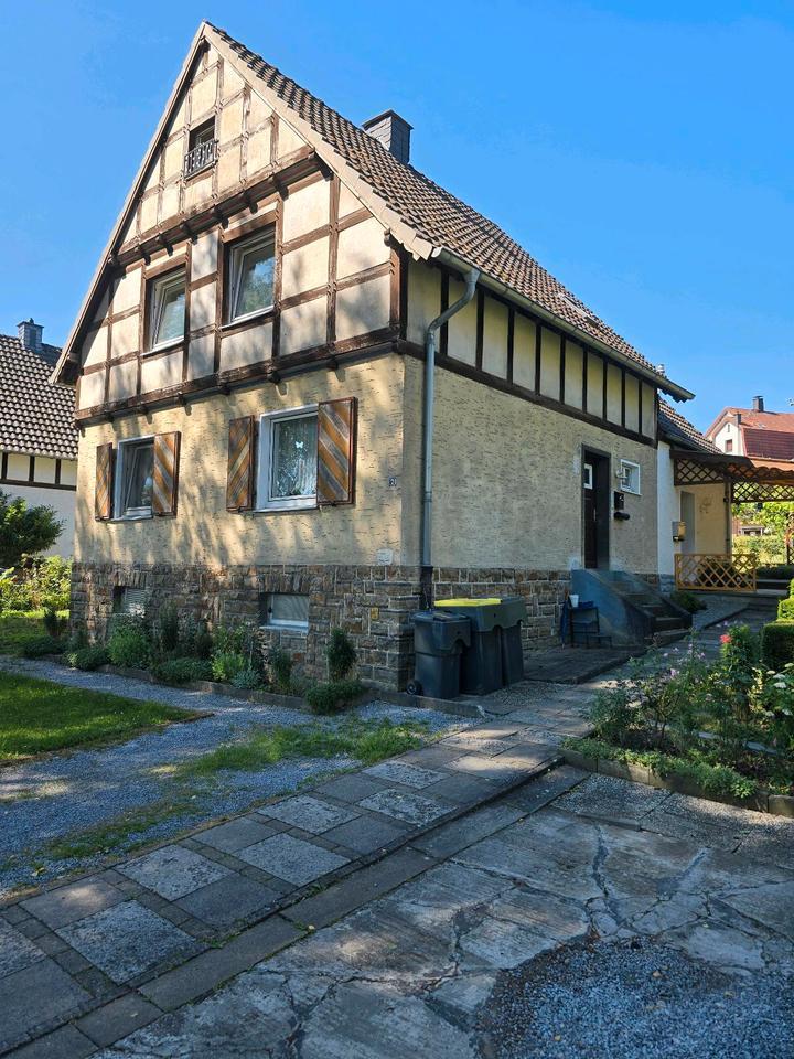 Doppelhaushälfte 3 Zim. mit Garten und Parkplatz