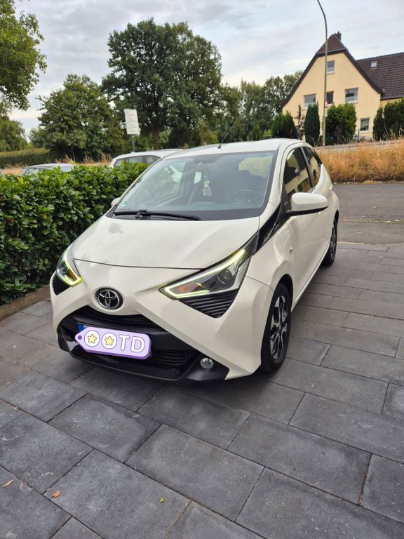 Aygo (X)