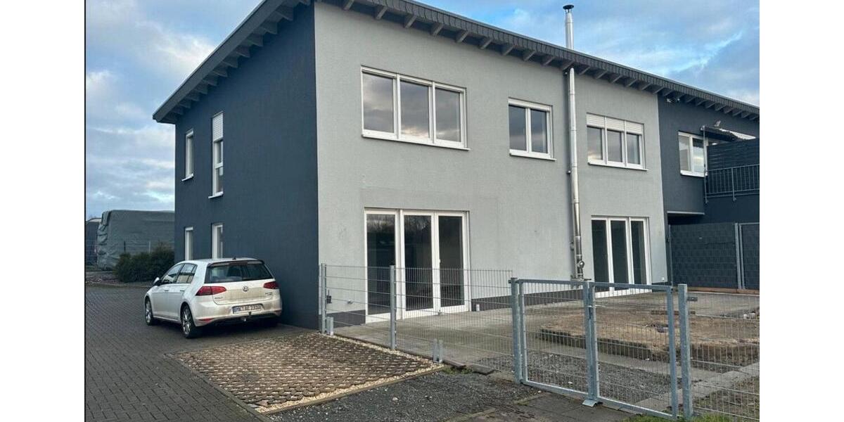 Reihenhaus Holzwickede - 5 Zimmer, 200 m&sup2;, 1.600&euro; | Angebot:25352181