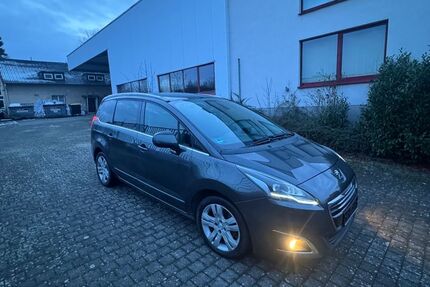 Peugeot 5008 180.000 km 5.555 &euro; Unna 59427