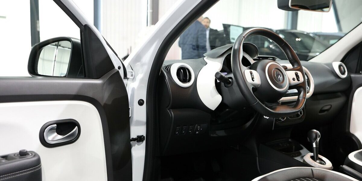 Renault Twingo INTENS ELECTRIC SPURHALTE, LEDER, KAMERA 12.000 km 12.444 &euro; Hamm 59077