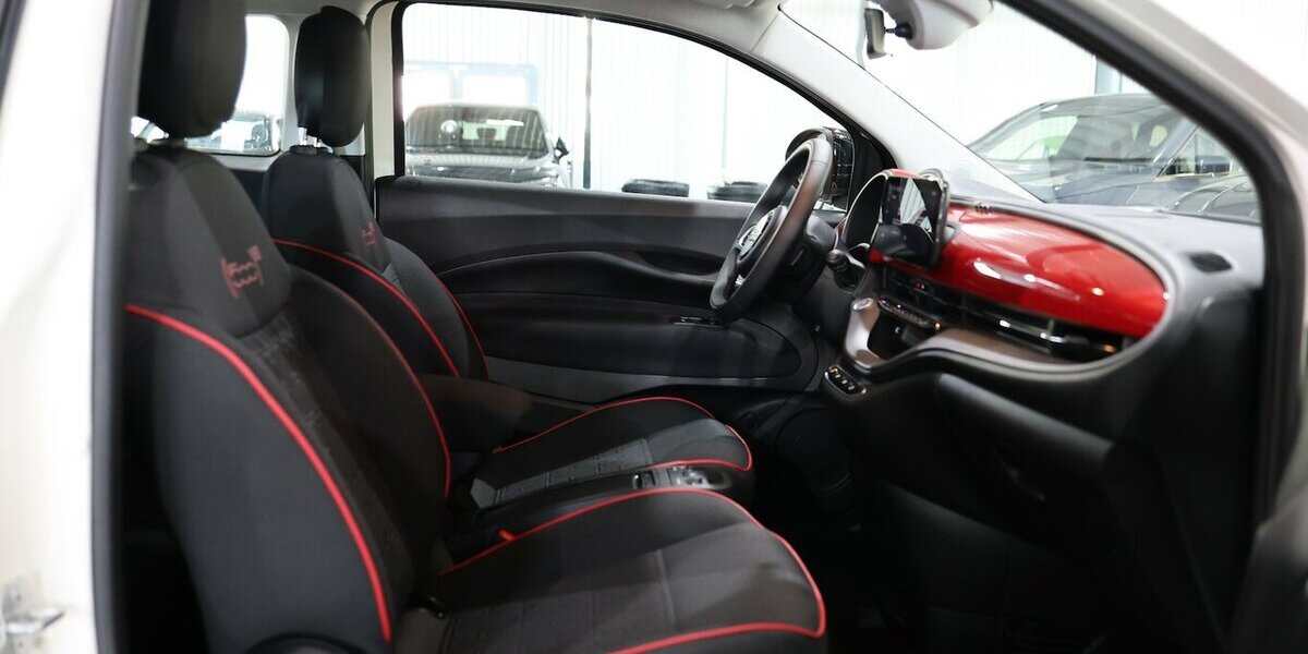 Fiat 500e RED WHITE / 98,6% / VIRTUAL / APPLE+KAMERA 6.000 km 19.700 &euro; Hamm 59077