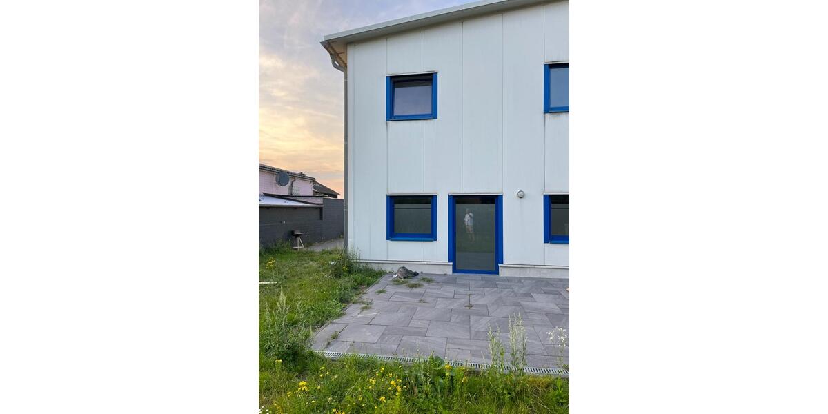 Gewerbeobjekt mit Halle, Büro und Wohnung in Ahlen zimmer