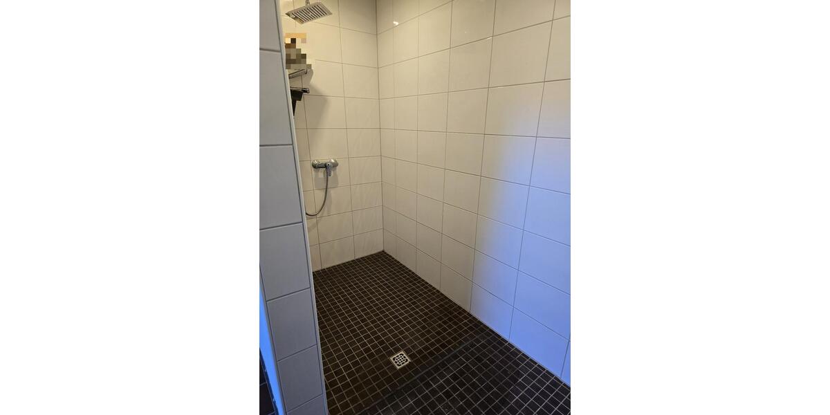 EG- Wohnung mit Garage und Garten 2.5 zimmer