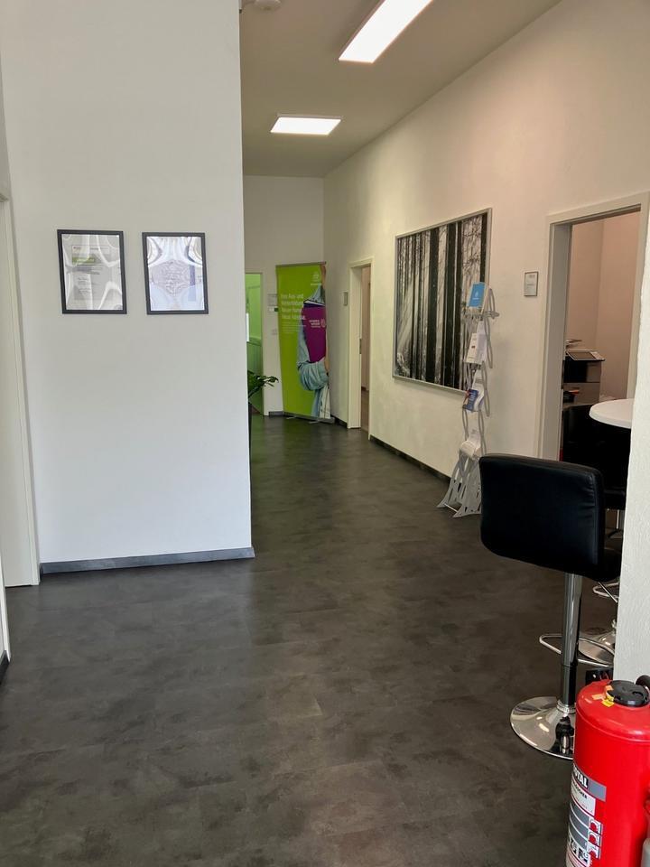 Büros 275 m² Schulungsräume in 58642 Iserlohn inkl. Küche zimmer