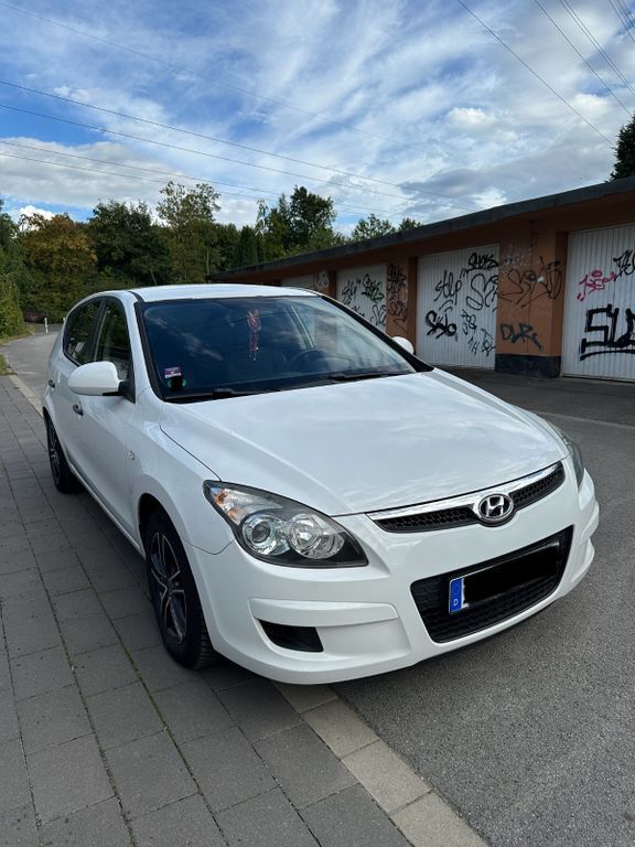 i30
