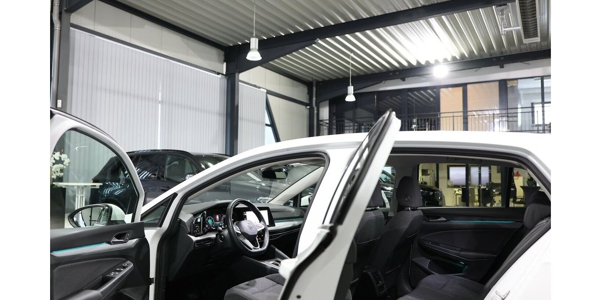 VW Golf VIII 2.0 TDI DSG LIFE IQ / NAVI+KAMERA, LED 53.000 km 22.222 &euro; Hamm 59077