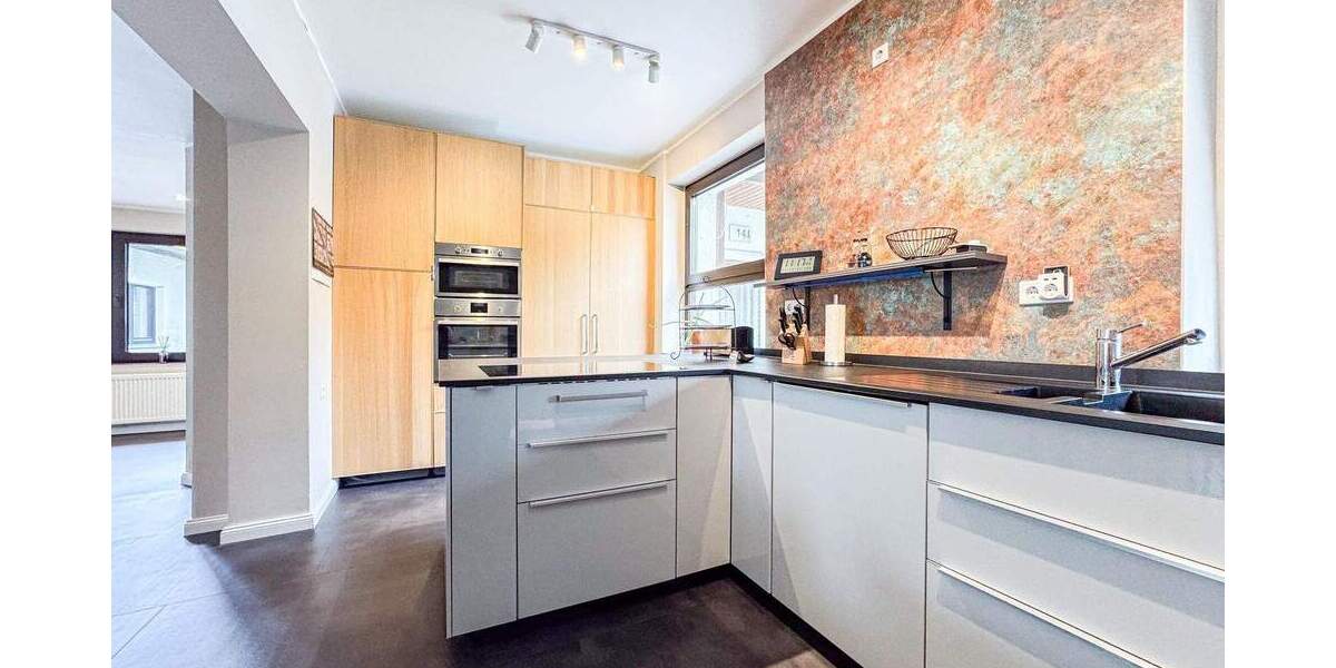 **Erdgeschosswohnung der Extraklasse mit Garten** 4 zimmer