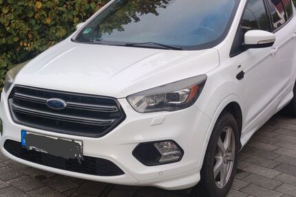 Ford Kuga 145.129 km 12.490 € Ahlen 59227