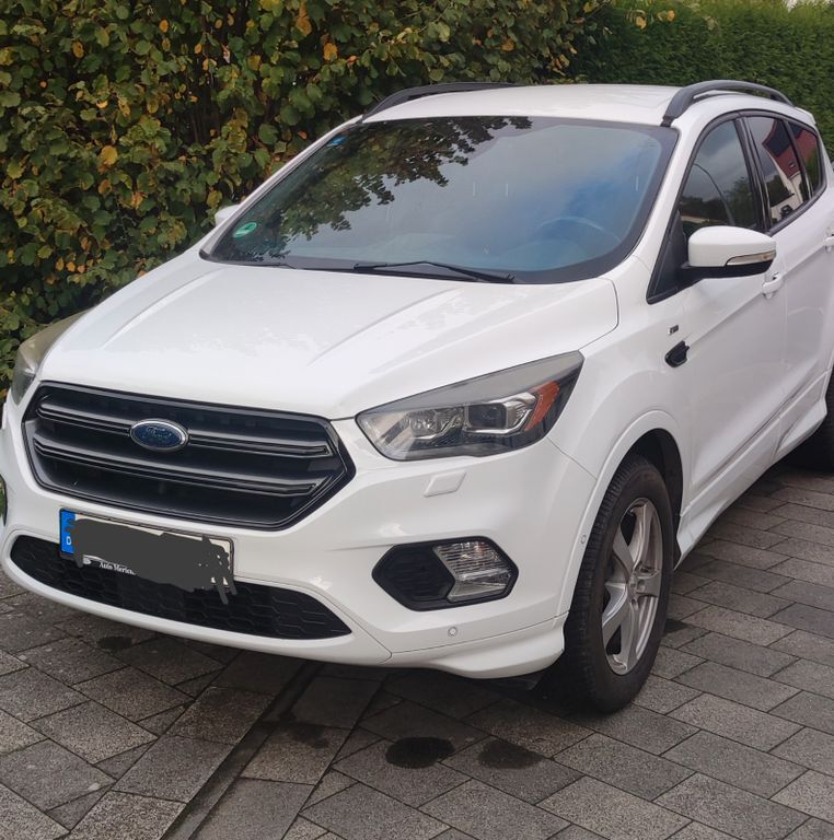 Ford Kuga 145.129 km 12.490 € Ahlen 59227