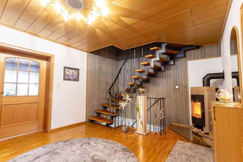 Haus zum Kaufen in Arnsberg 240.000 € 183 m²