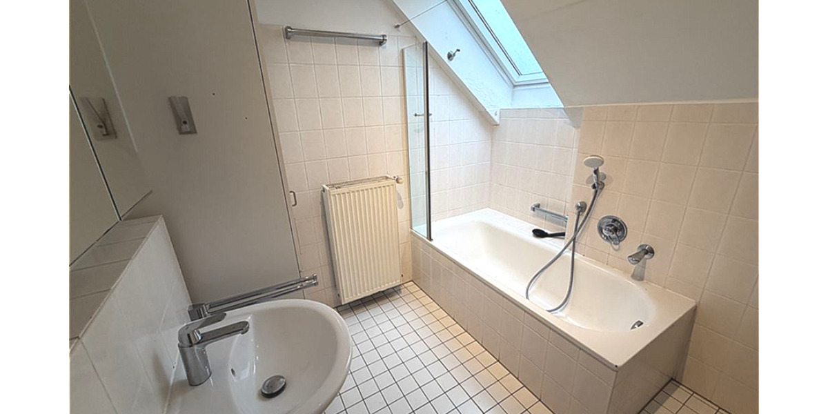 Wohnen in bester Lage: Helle 2-Zimmer-Wohnung mit Balkon in Bad Sassendorf! 2 zimmer