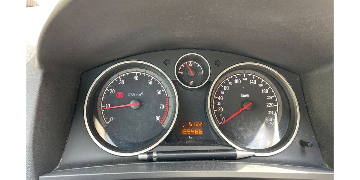 Opel Zafira 185.000 km 3.590 &euro; Unna 59425