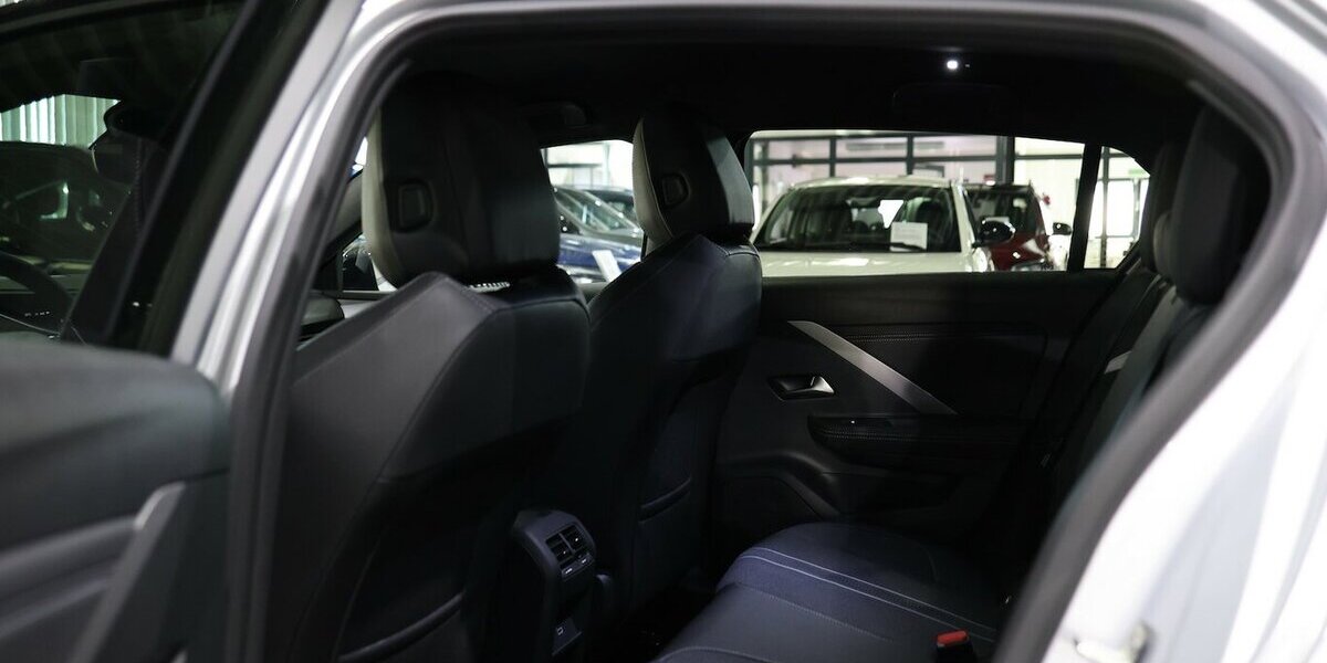 Opel Astra L 1.2 T LIMO GS-SPORT TECH SILVER & BLACK 22.000 km 20.991 &euro; Hamm 59077