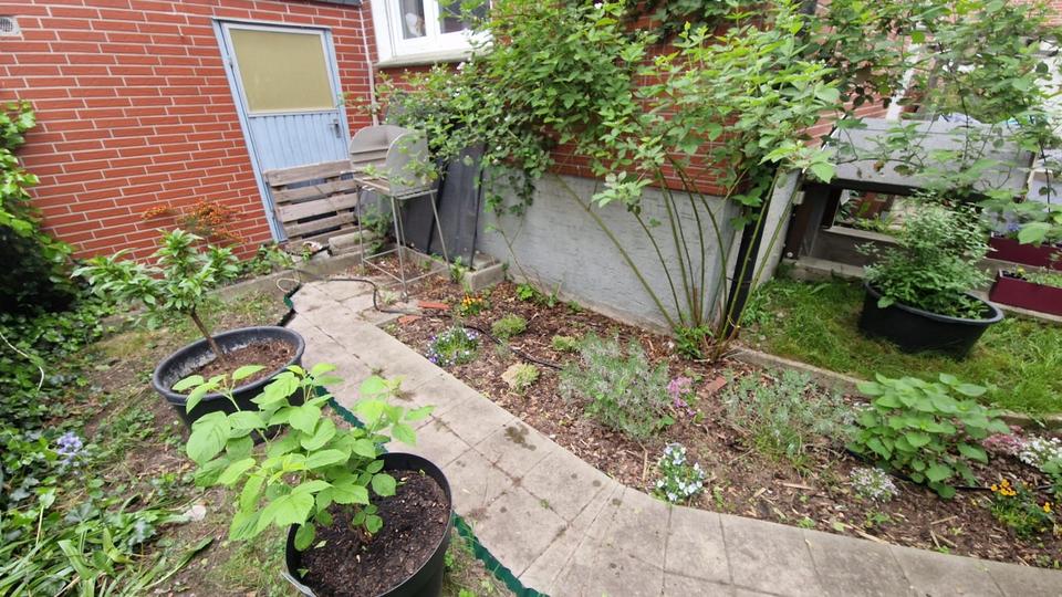 Helle 3,5-Zimmer-Erdgeschosswohnung mit eigenem Garten & Garage – 3 zimmer