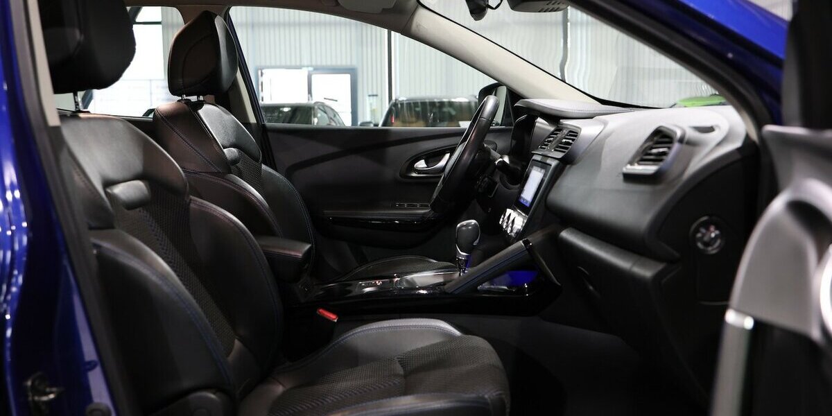 Renault Kadjar TCe 140 DELUXE / PANORAMA / LED-VISION 99.000 km 15.444 &euro; Hamm 59077