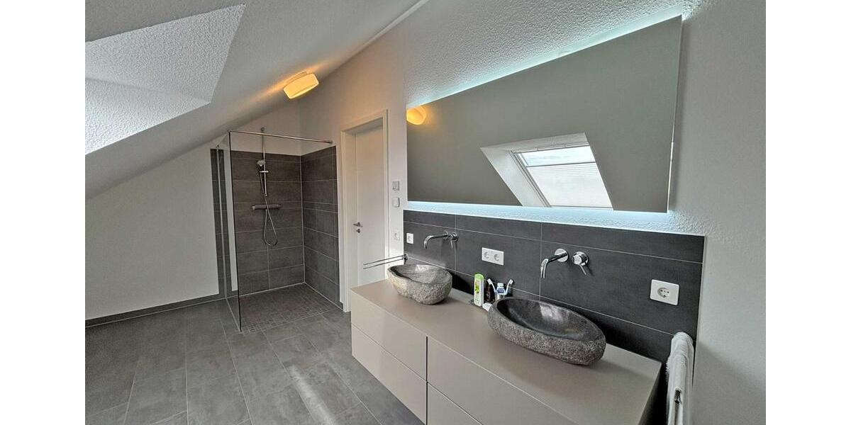 Effizient wohnen, stilvoll leben – Neubau-Doppelhaushälfte (KfW 40) mit Carportstellplatz an der Eschenallee [Z-04470] 4 zimmer