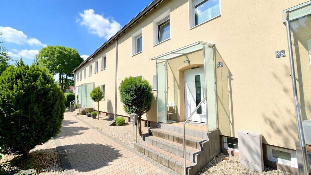 Bezugsfreie Reihenhaushälfte mit Vollausstattung, moderner Küche, Jacuzzi, Fitnessraum & Garten - Reihenmittelhaus Bönen | Angebot:26763156