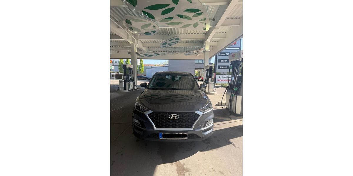 Hyundai TUCSON 186.000 km 14.200 &euro; Kamen 59174