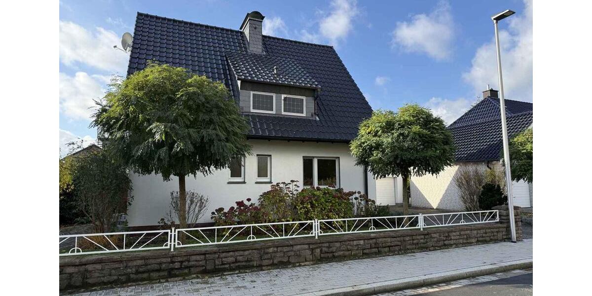 Freistehendes Einfamilienhaus mit Garten & Doppelgarage in Westtünnen! 4.5 zimmer