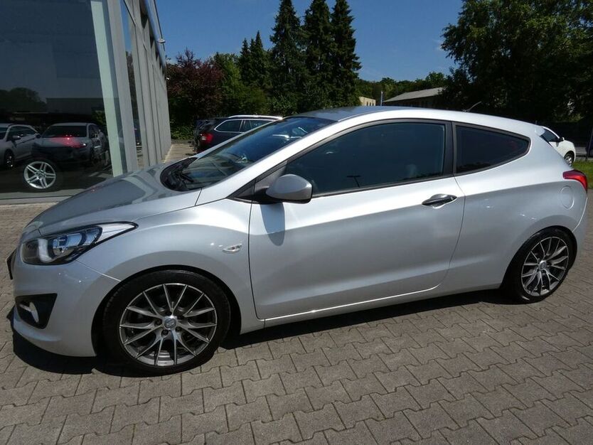 i30