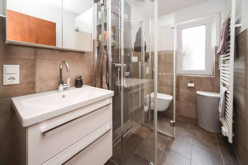 Zwei Wohneinheiten, eine Oase - Ihr neues Zuhause in entspannter Lage 8 zimmer